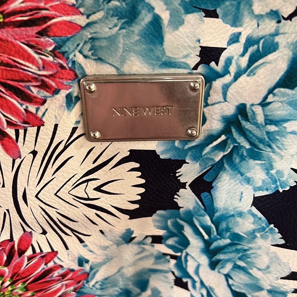 Spring Nine West Purse - Picture 5 of 5